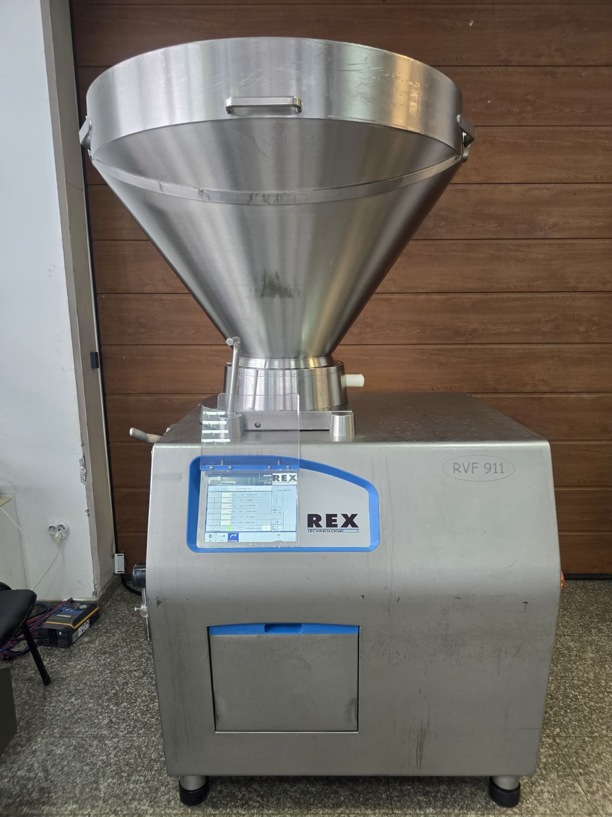 Vacuum fillers - Vacuum filling machine HANDTMANN VF50 Germany (Копие)